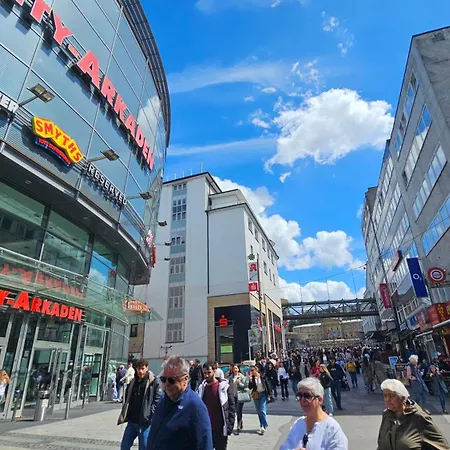 Top Central Stay - Cozy Bedroom & Kitchen In The Heart Of The City And Hauptbahnhof Wuppertal Exterior photo