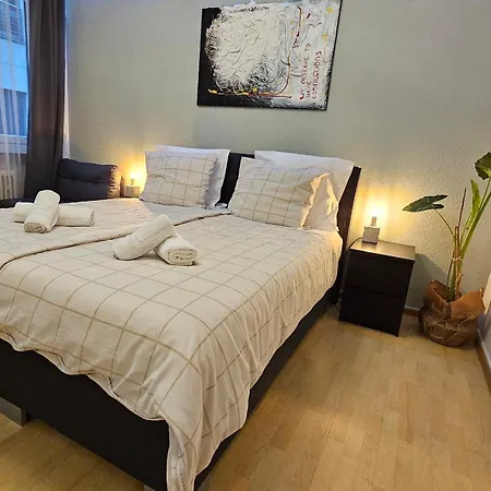 Top Central Stay - Cozy Bedroom & Kitchen In The Heart Of The City And Hauptbahnhof Wuppertal Exterior photo